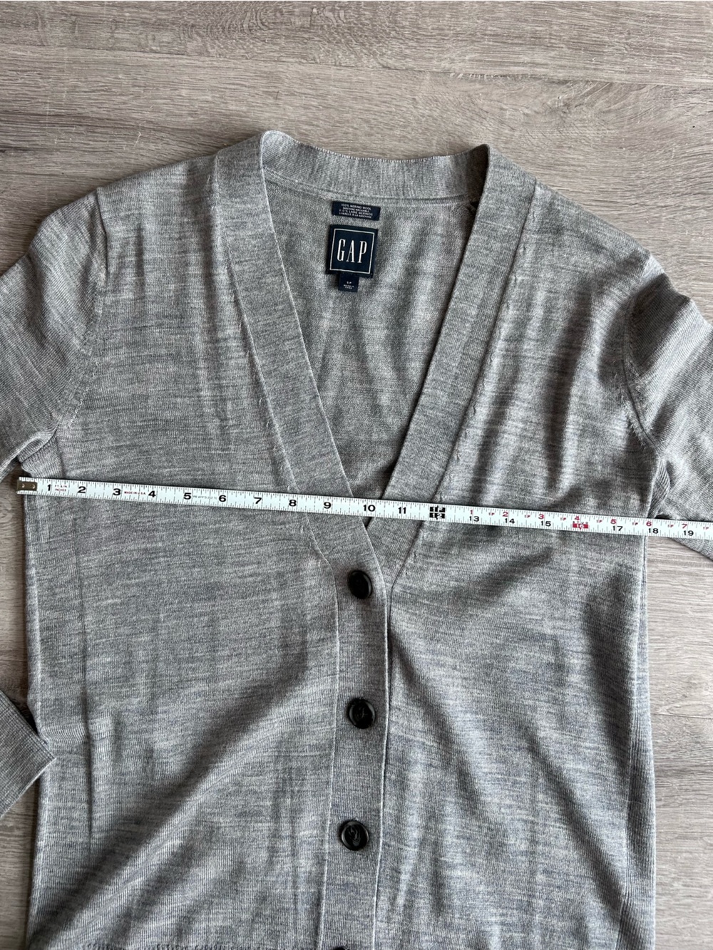 GAP Women's Gray Button-Up V-Neck Cardigan - Picture 5 of 9